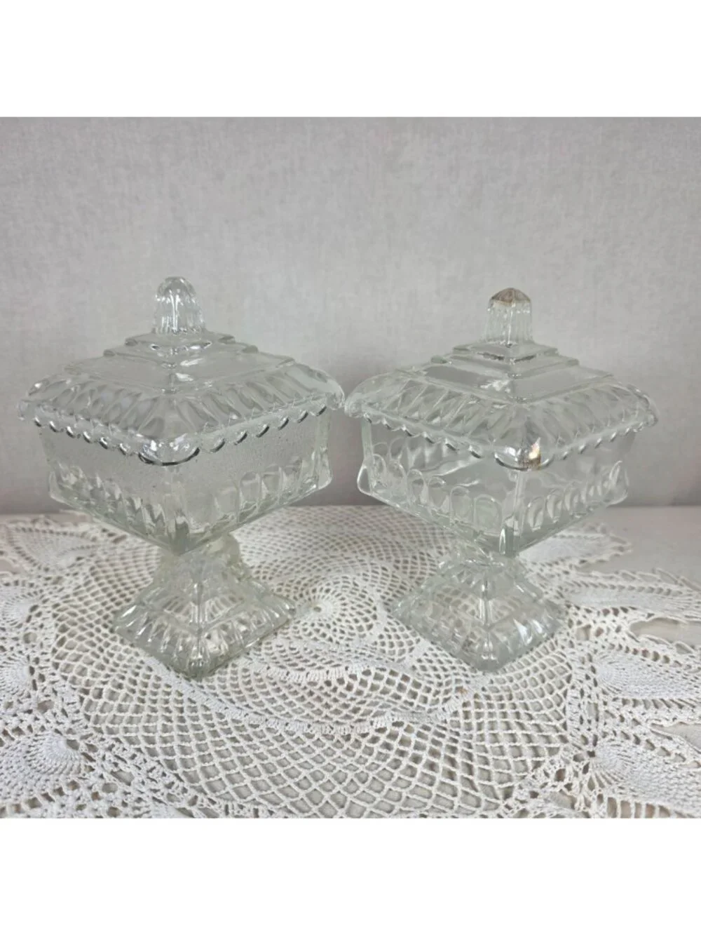 Vintage Clear Glass Pedestal Candy Dish Set of 2 Lidded Compote Pressed Glass Tr - Picture 2 of 11